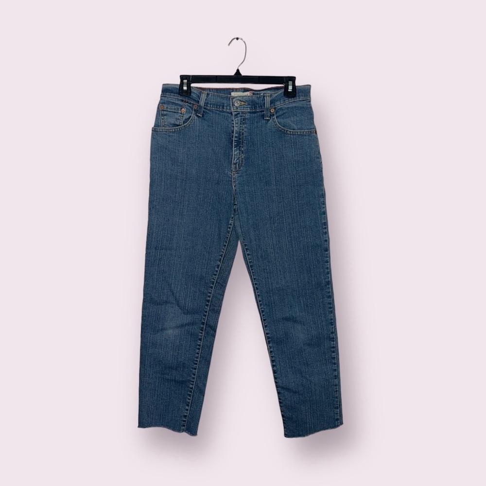 LAST CHANCE Vintage Women’s Relaxed Tapered Levi Jeans